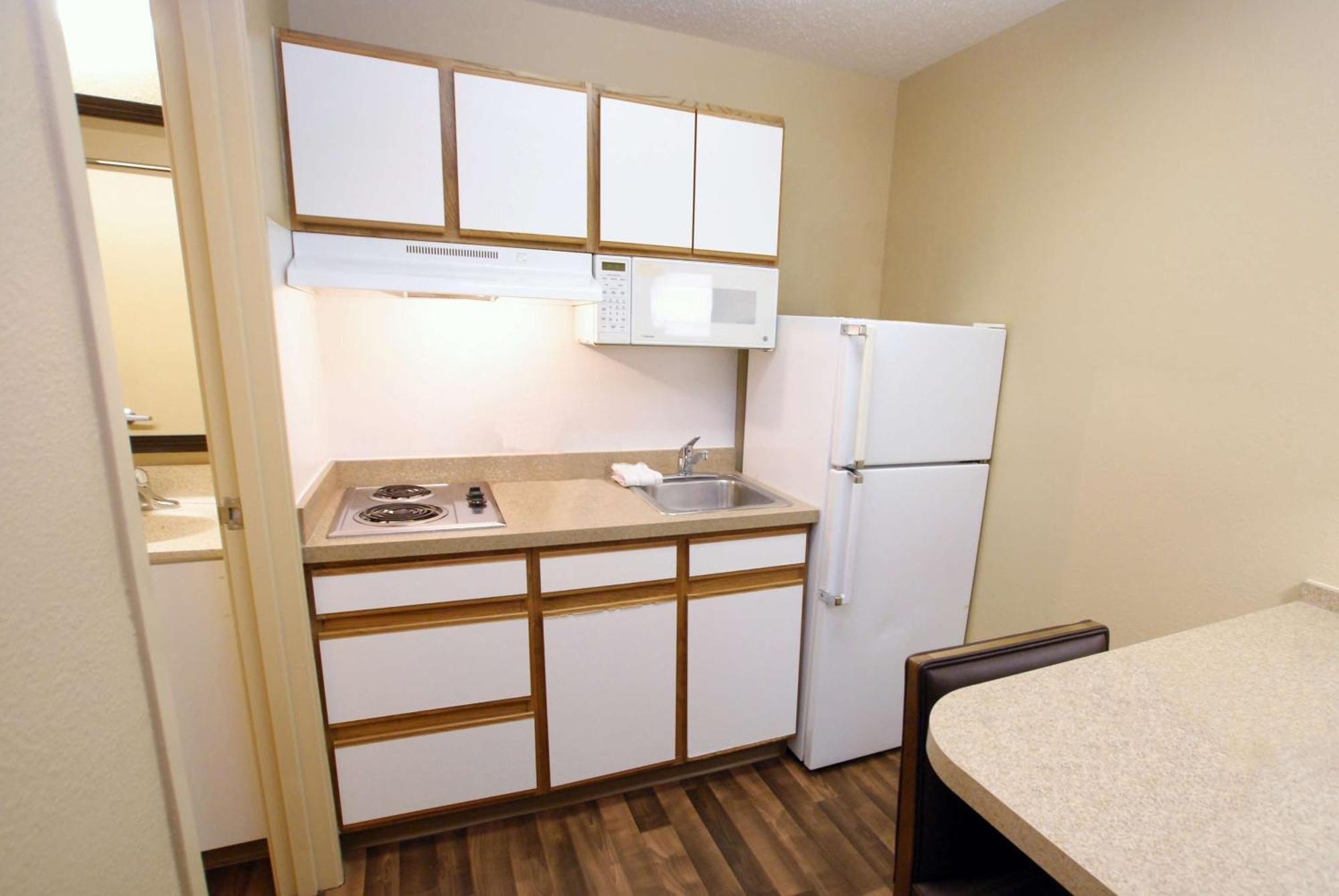 Extended Stay America Select Suites - Durham - University - Ivy Creek Blvd Экстерьер фото