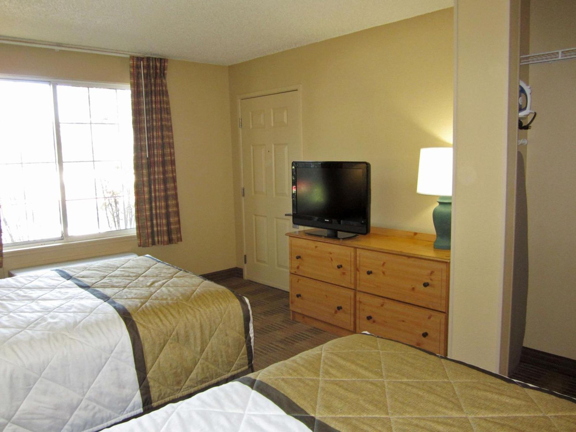 Extended Stay America Select Suites - Durham - University - Ivy Creek Blvd Экстерьер фото